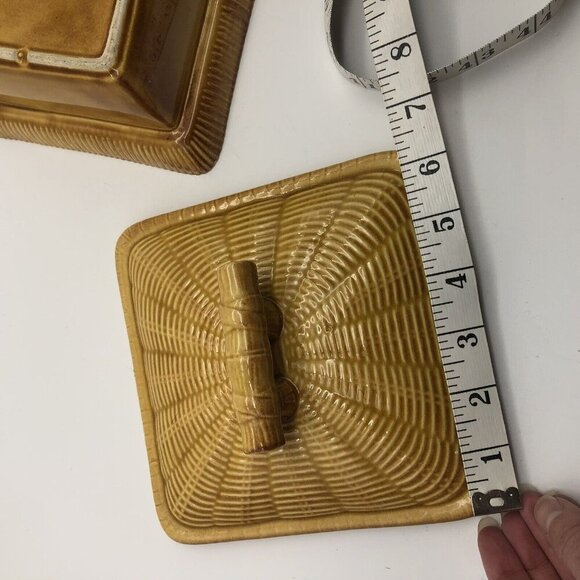 Small CALIF USA Pottery Yellow Brown Weaved Basket Casserole Dish & Lid - Picture 10 of 11